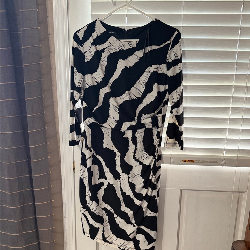 Chic black and White Print Dress